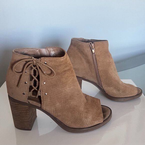 Nine West Tan Suede Toe Peep Ankle Boots, 3" Heal, Side Tie up & Zipper, 8.5M - Picture 1 of 4